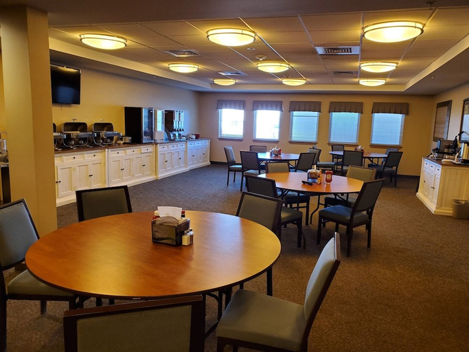 Food & Drinks 5, Clarion Hotel Suites, Williams