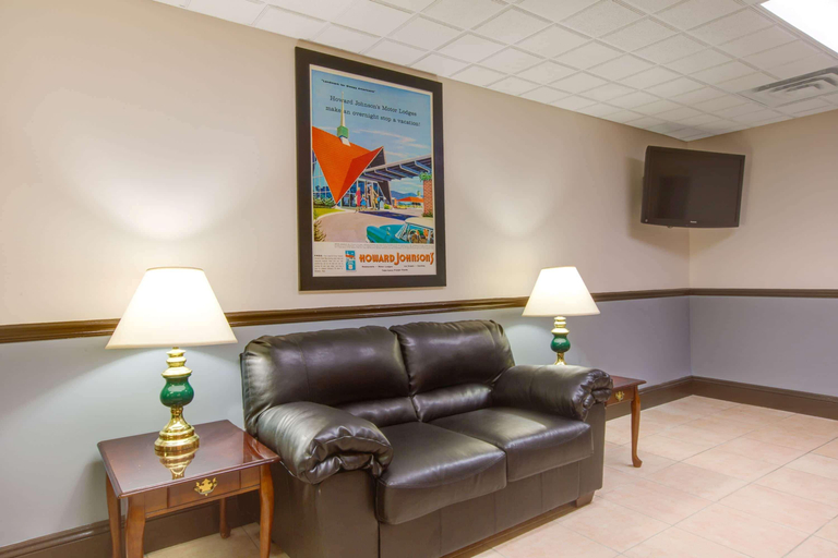 Public Area 2, Howard Johnson by Wyndham Beckley, Raleigh