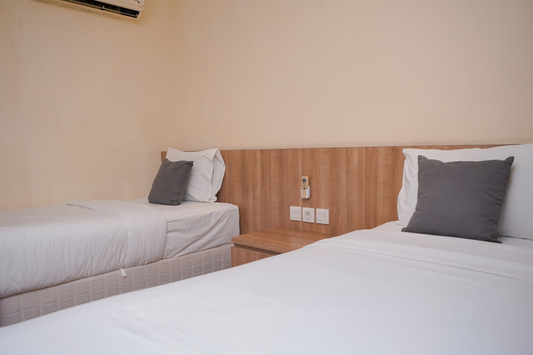Bedroom 4, Comfy and Minimalist Studio (No Kitchen) Apartment Great Western, Tangerang