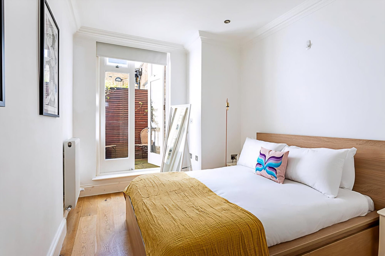 Bedroom 3, Charming One Bedroom Flat in Islington, London