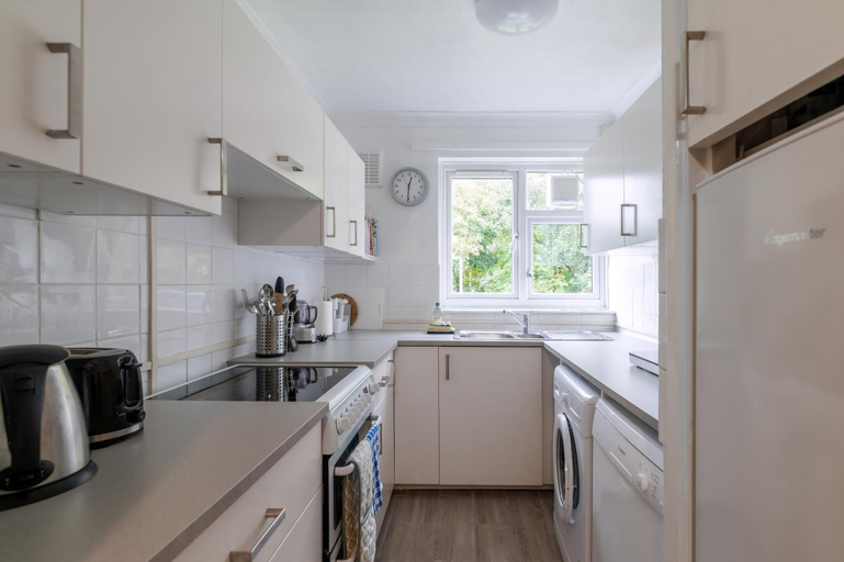 Others 5, Charming One Bed Abode In East Putney, London