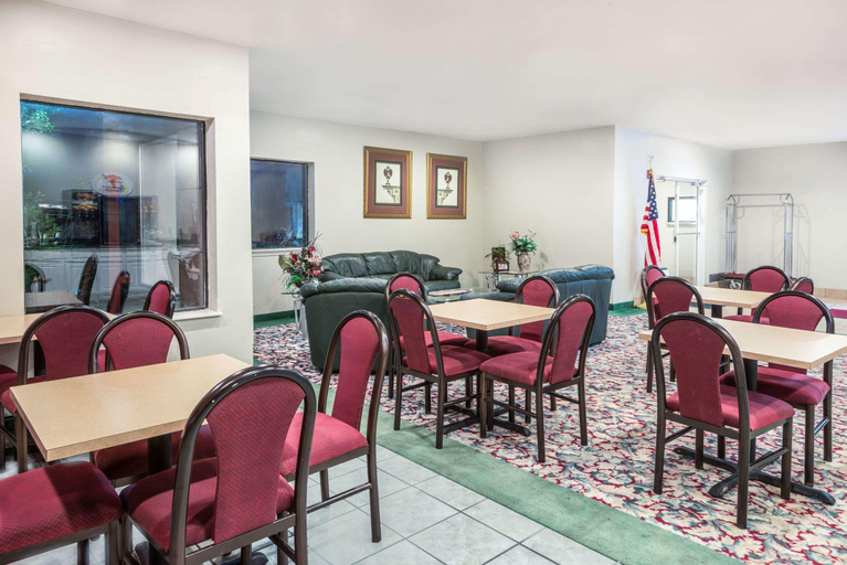 Public Area 2, Super 8 by Wyndham Pevely, Jefferson