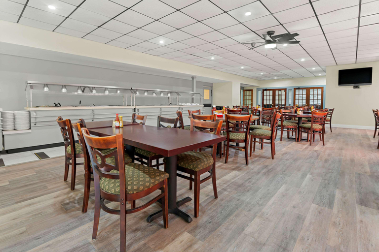 Food & Drinks 4, Quality Inn Americus Area, Sumter