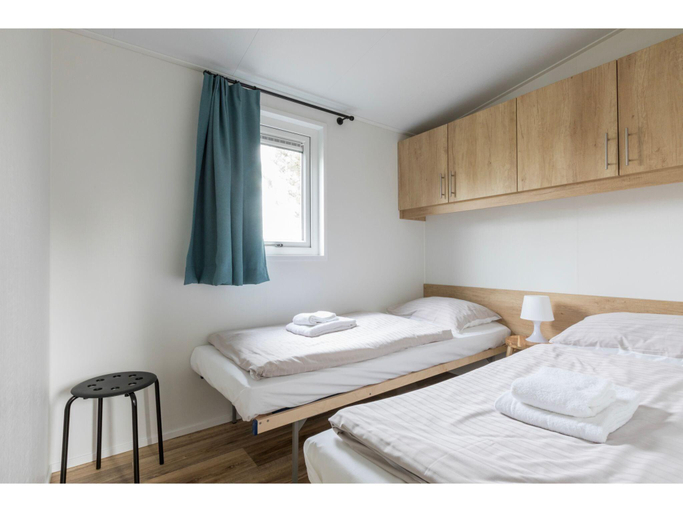 Bedroom 2, Chalet in Vrouwenpolder near Banjaard Beach, Veere