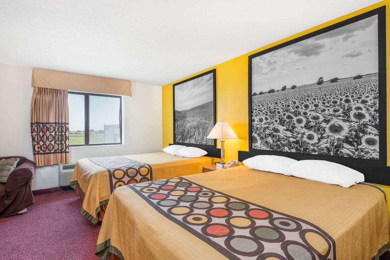 Bedroom 3, Super 8 By Wyndham Pratt, Pratt