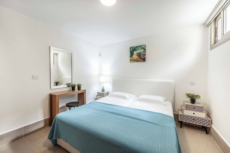 Others 5, Villa Prosperity