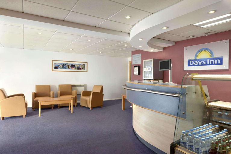 Public Area 2, Days Inn by Wyndham Membury M4, West Berkshire