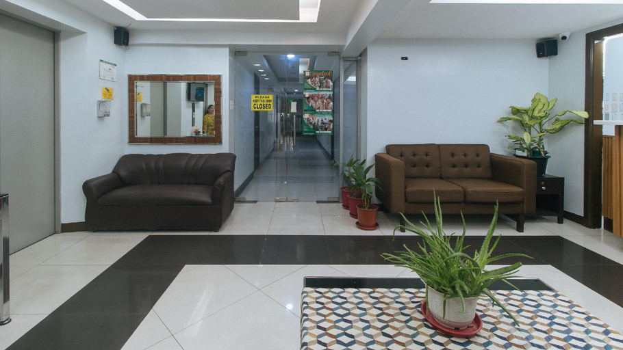 Public Area, RedDoorz @ BP International near SM Manila, Manila City