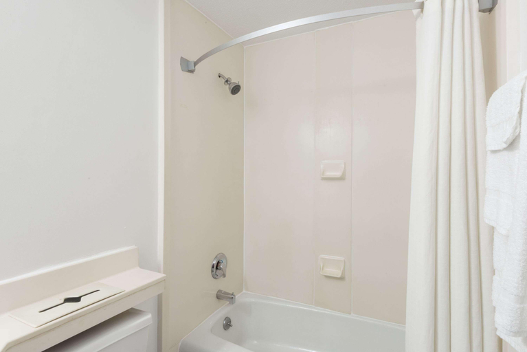 Bathroom 4, Super 8 by Wyndham Old Saybrook, Middlesex