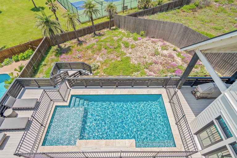 Sport & Beauty 5, Hooty And The Blowfish by Silver Sands Vacation Rentals, Nueces