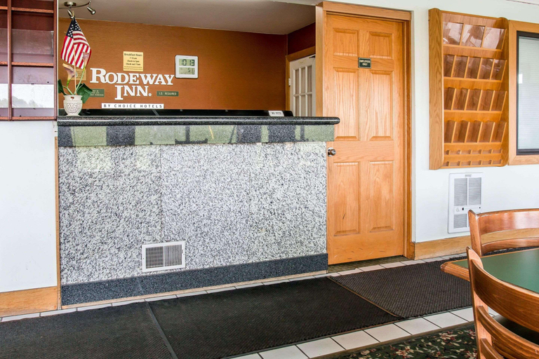 Public Area 3, Rodeway Inn Grand Haven, Ottawa