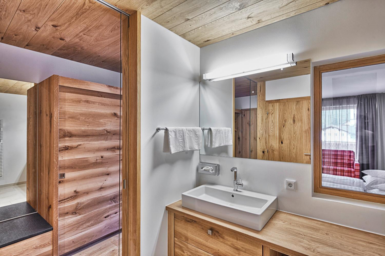 Bathroom 5, Sporthotel Silvretta Montafon, Bludenz
