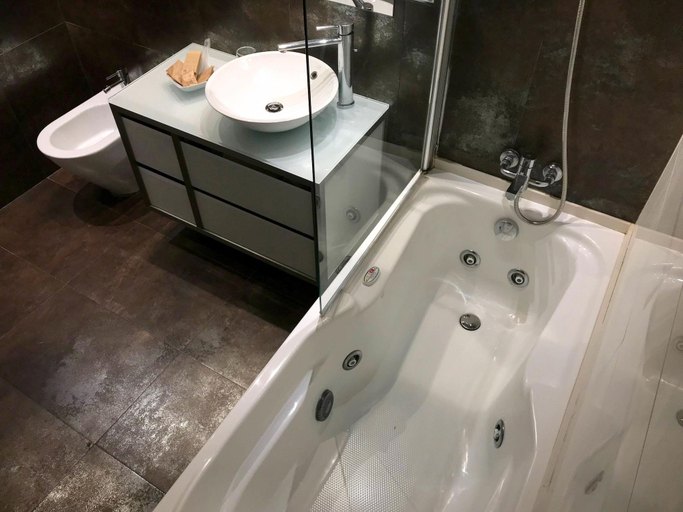 Bathroom 4, El Coso, Valencia