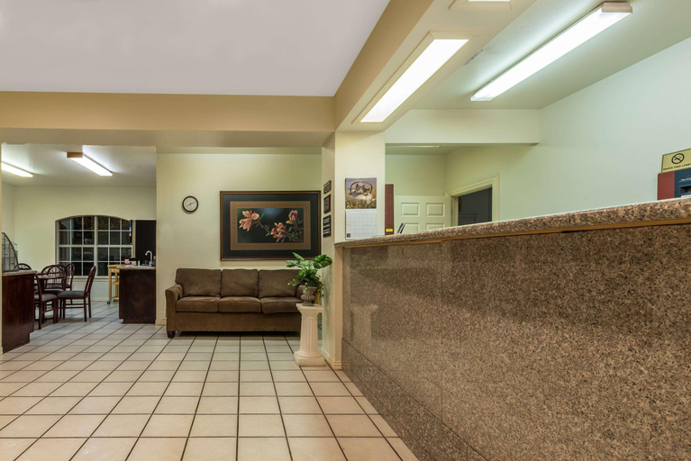 Public Area 2, Quality Inn & Suites, Hunt