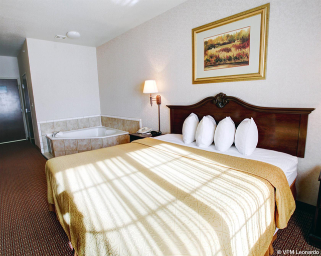 Bedroom 3, Quality Inn & Suites Near University, McLennan