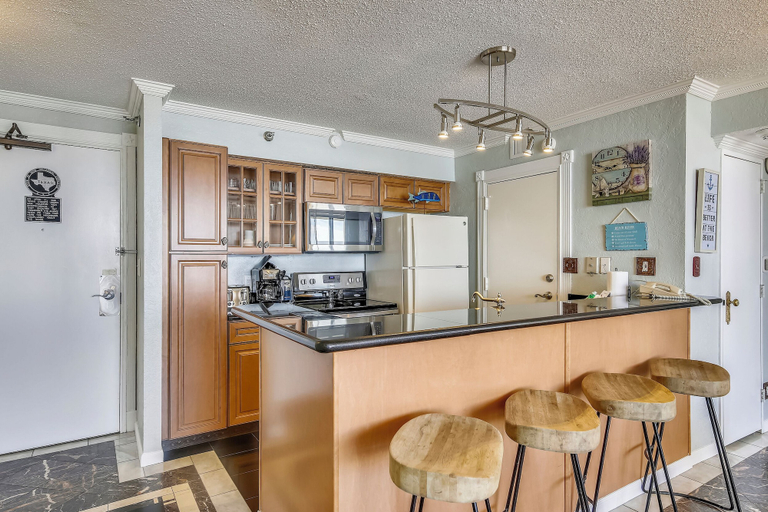Others 2, Luis' Lair by Ryson Vacation Rentals, Galveston