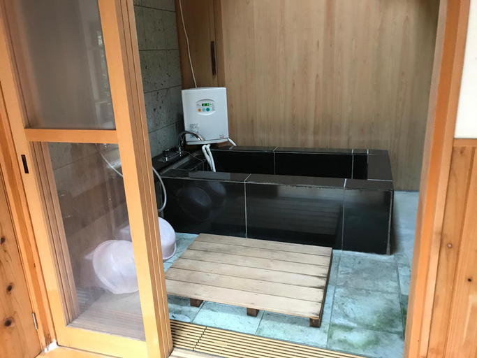 Bathroom, Daitokuzi Sushicho, Kyoto