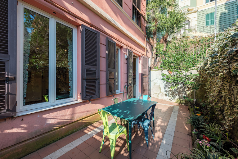 Others 4, Charming apt with Garden in Castelletto, Genova
