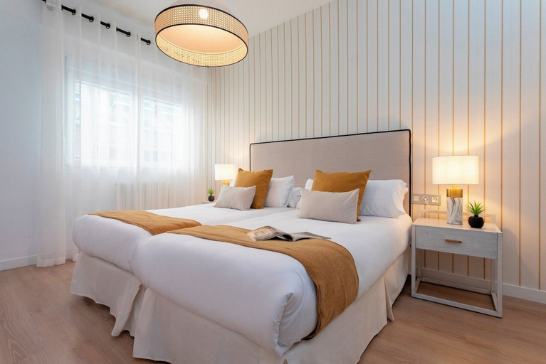 Bedroom, Exclusive apt 3rooms in Granda. Martinez Campos II, Granada