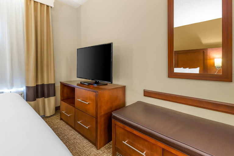 Bedroom 3, Comfort Suites Raleigh Walnut Creek, Wake