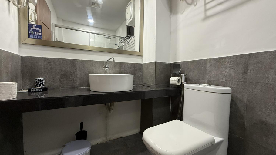 Bathroom 3, Belmar Beach, North Ari Atoll
