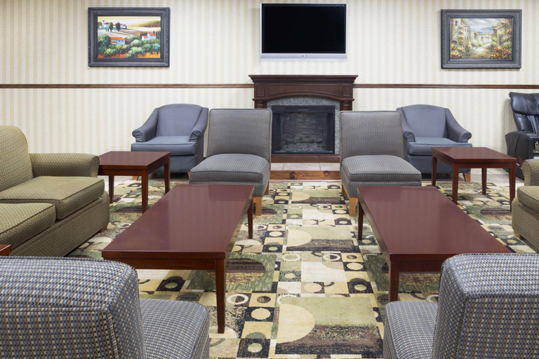 Public Area 3, Days Inn by Wyndham Columbus-North Fort Moore, Muscogee