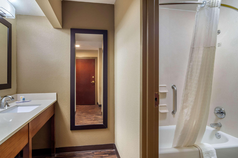 Bathroom 4, Comfort Inn & Suites Perry National Fairgrounds Area, Houston