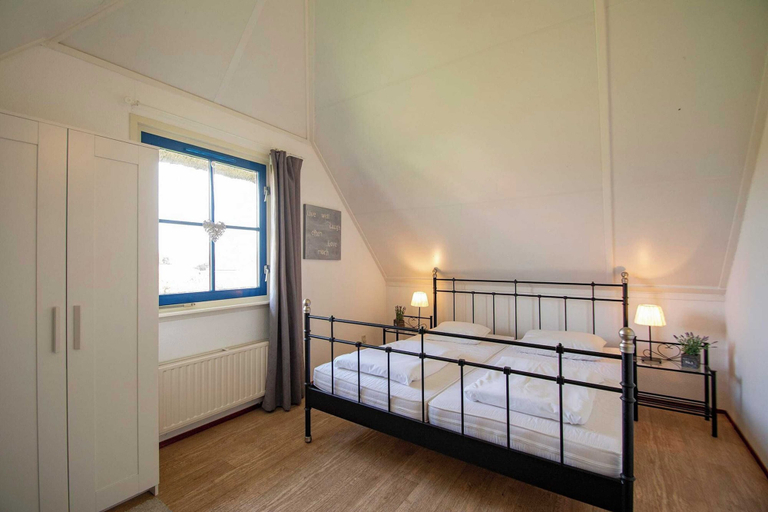 Bedroom 2, Villa in Callantsoog near the Beach, Zijpe