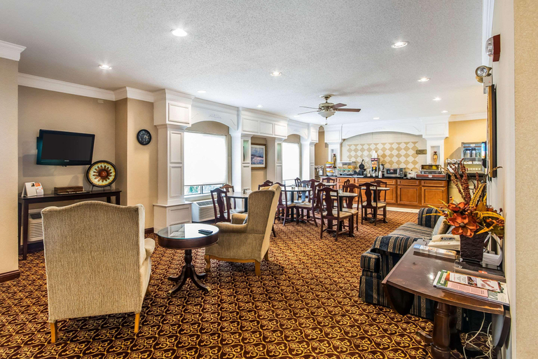 Public Area, Quality Inn & Suites Evansville, Vanderburgh