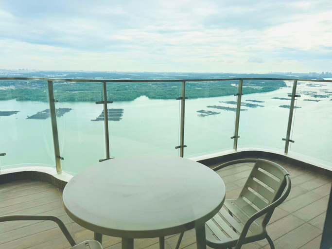 5, Stylish Apartments in Danga Bay, Water Views, Johor Bahru