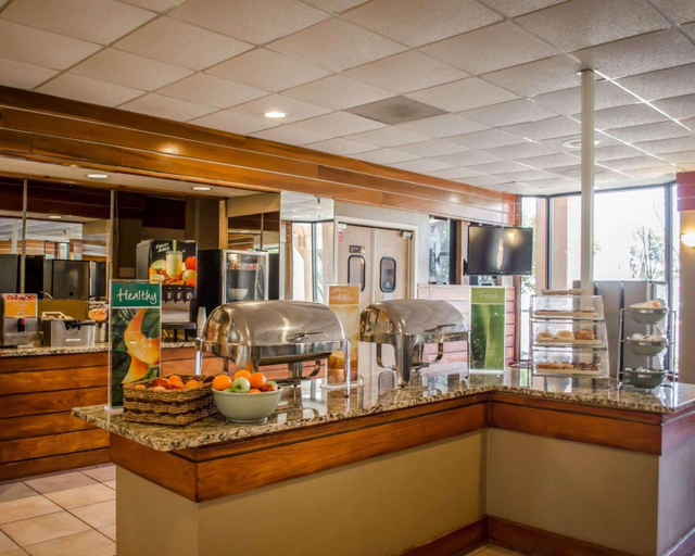 Food & Drinks 5, Quality Inn & Suites Pensacola Bayview, Escambia