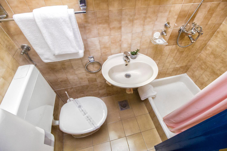 Bathroom 3, Hotel Jadran, Šibenik