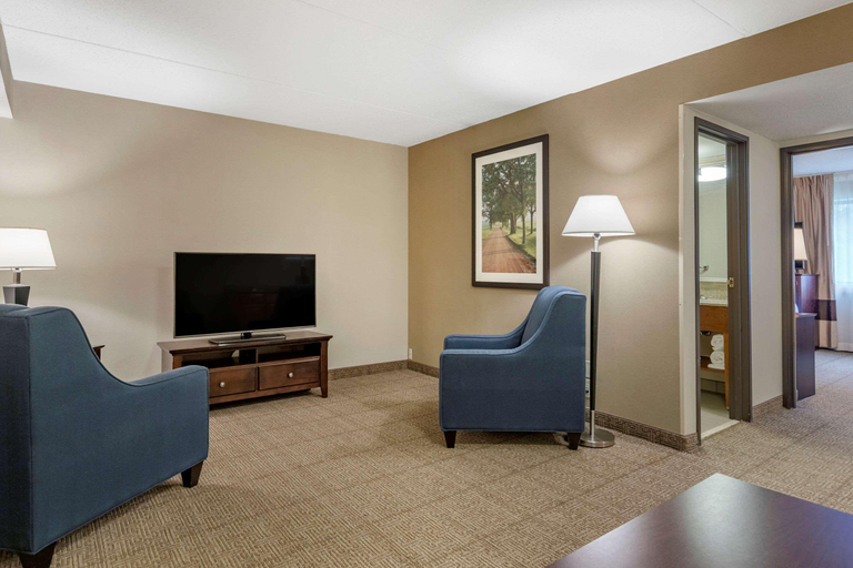 Bedroom 3, Comfort Inn Lansing West, Eaton