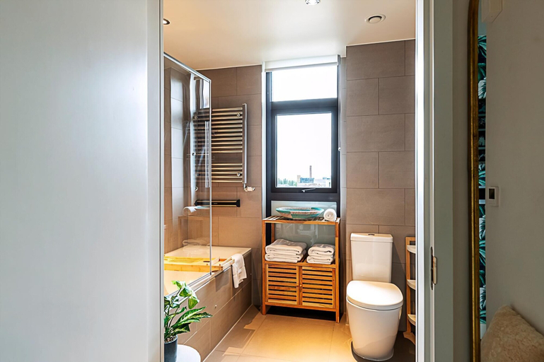 Bathroom 4, Bohemian Chic Apartment in Shoreditch, London