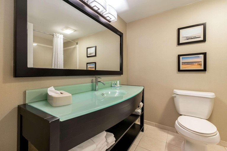 Bathroom 4, Comfort Suites Atlantic City North, Atlantic