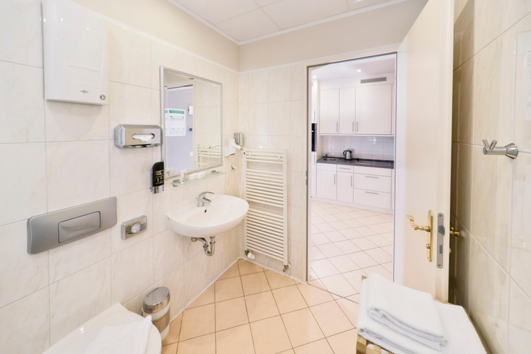 Bathroom 4, AMC Apartments Ku'Damm, Berlin