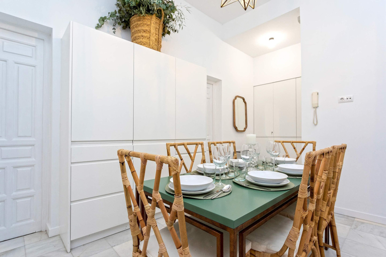 Others 2, Exclusive Apartment in Seville. Almansa II, Sevilla