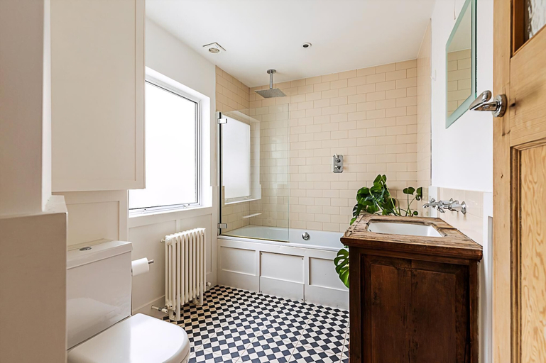 Bathroom 4, Stylish Chiswick Apartment With a Private Terrace, London
