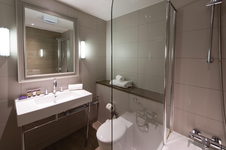 Bathroom 5, The Belfry Hotel and Resort, Warwickshire