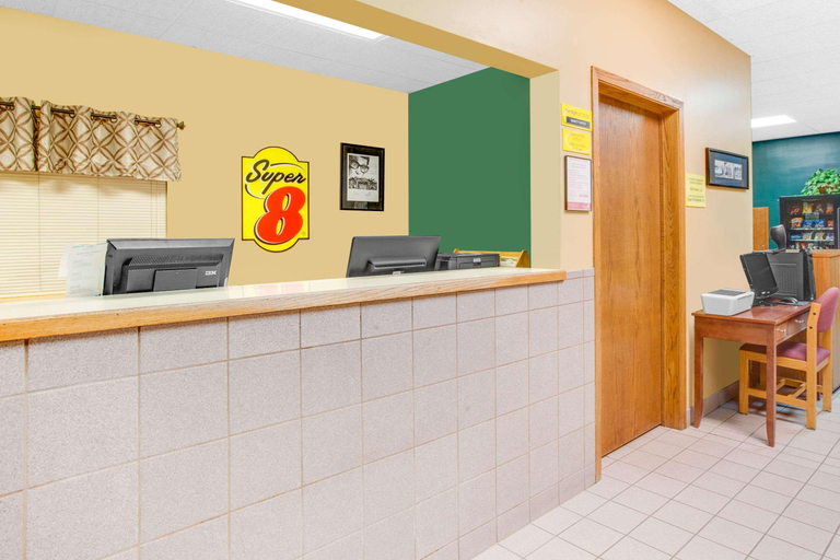 Public Area 2, Super 8 by Wyndham Clear Lake, Cerro Gordo