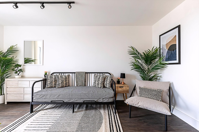 Others 5, Sky-high Apartment With Modern Decor, London