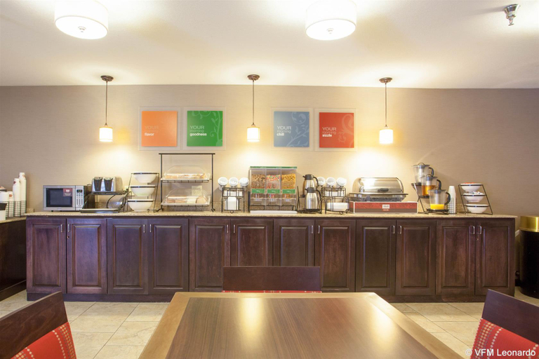 Food & Drinks 5, Quality Inn & Suites I-40 East, Pulaski