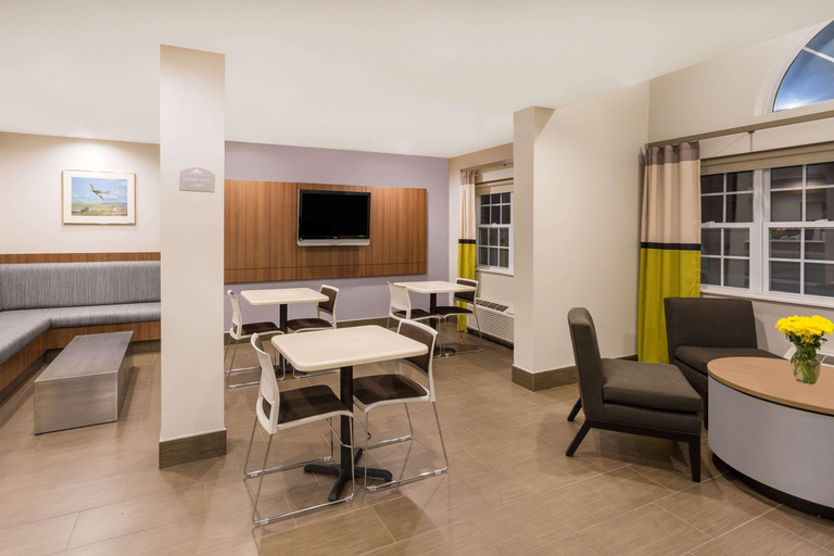Public Area 2, Microtel Inn & Suites By Wyndham Richmond Airport, Henrico