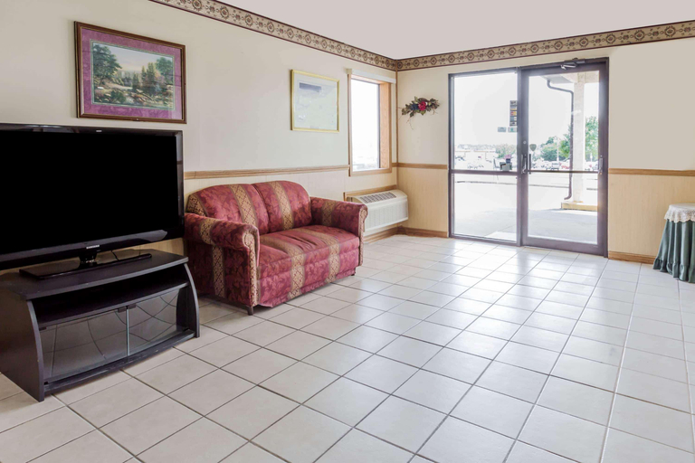 Public Area 3, Super 8 by Wyndham Morris, Grundy