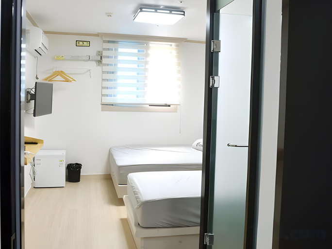 Bathroom 5, 24 Guesthouse Suncheon, Suncheon