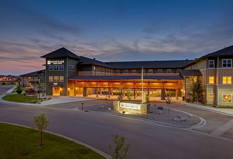 Exterior & Views