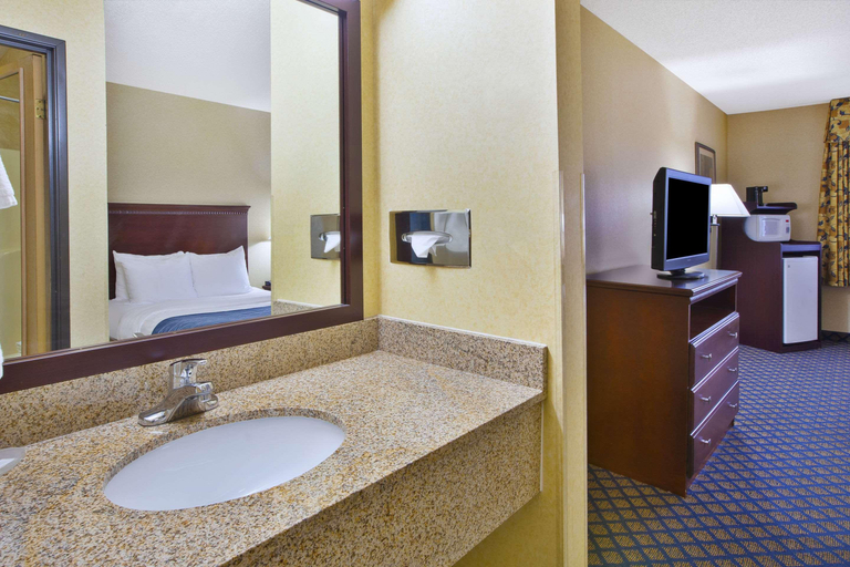 Bathroom 4, Quality Inn Grand Blanc - Flint South, Genesee