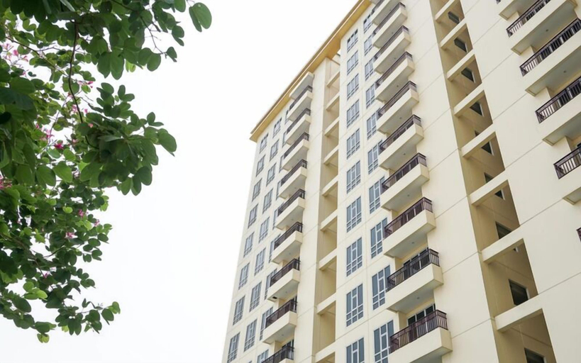 Exterior & Views 2, Big and Cozy 3BR Apartment Lucky Tower Residence, West Jakarta