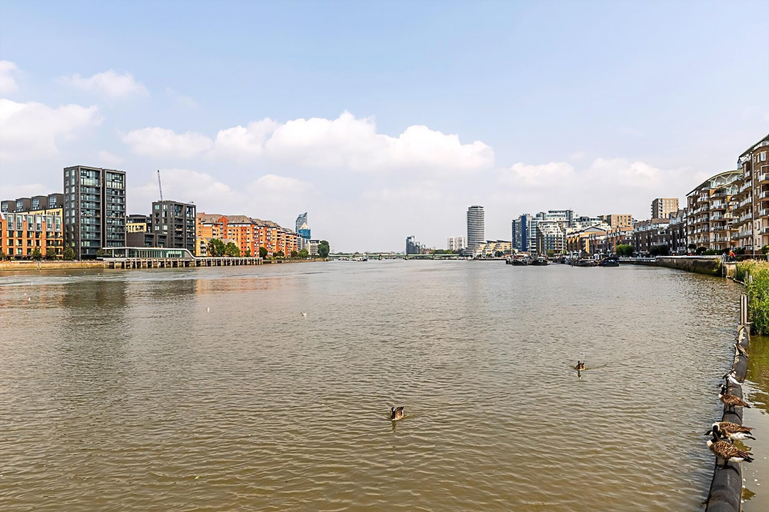 Others 5, Riverside Escape With Breathtaking Thames Views, London