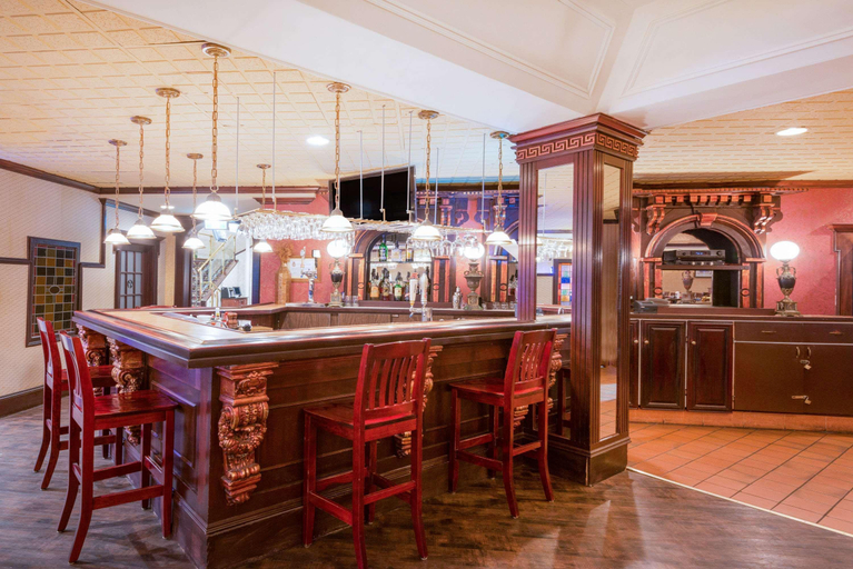 Food & Drinks 5, Ramada by Wyndham St. John's, Division No. 1